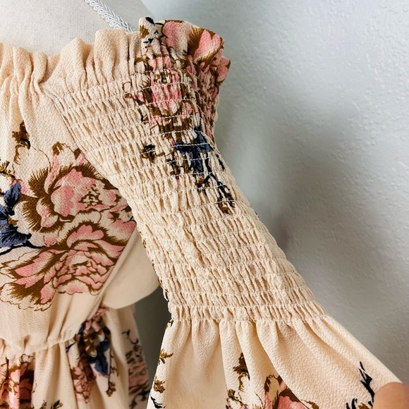 Off Shoulder Cream Floral Smocked Short Romper - Picture 4 of 8